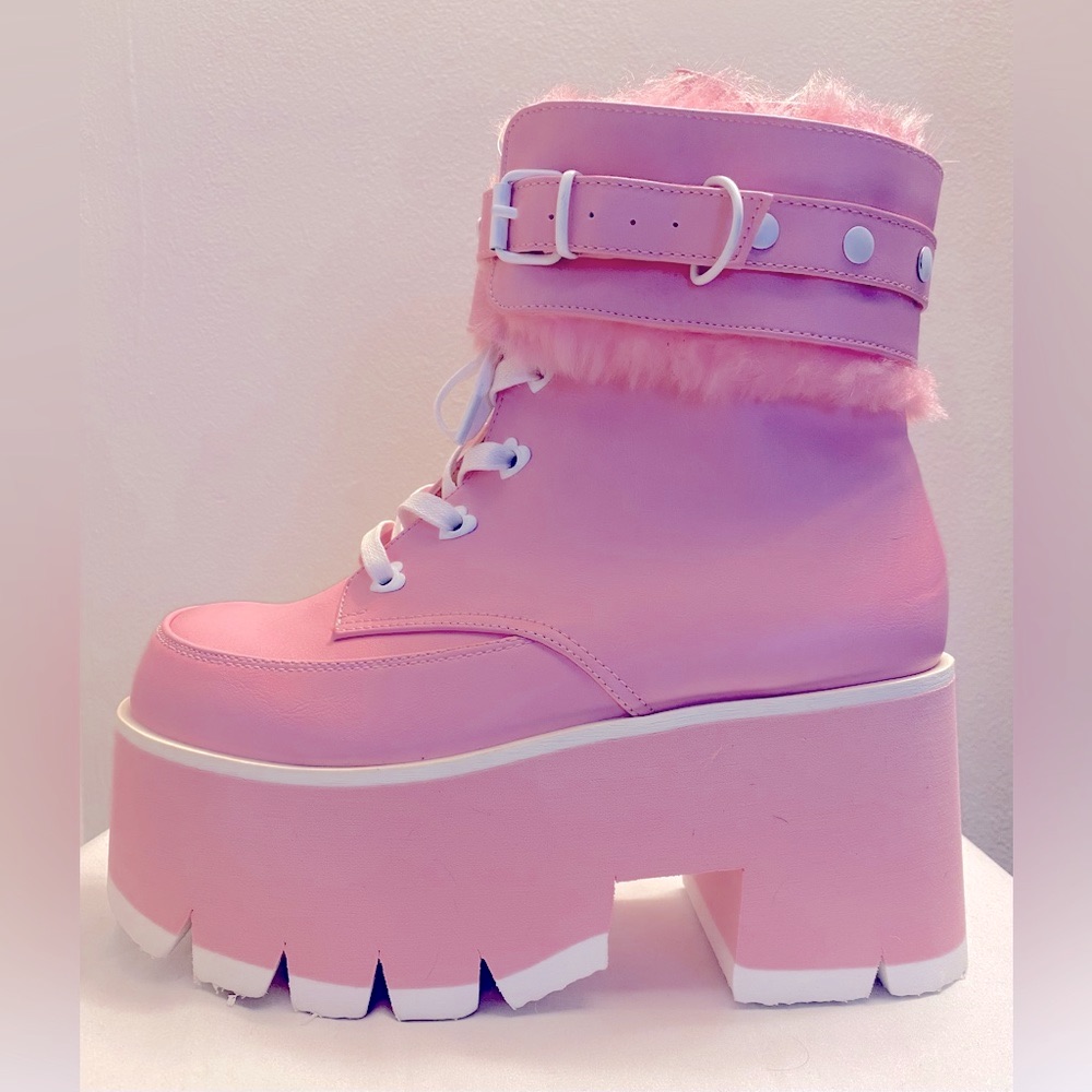 Baby Pink Platforms Vegan Leather Demonia Ashes57 Brand New